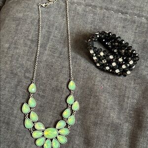 Elegant Green Teardrop Necklace set